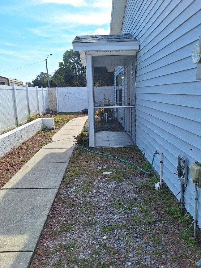 Building Photo - 2BR 2BA DUPLEX IN PELICAN COVE WEST