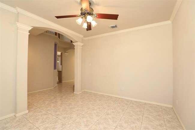 Building Photo - 10511 N Shadowdale Dr