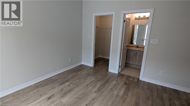 Building Photo - 261 Woodbine Ave