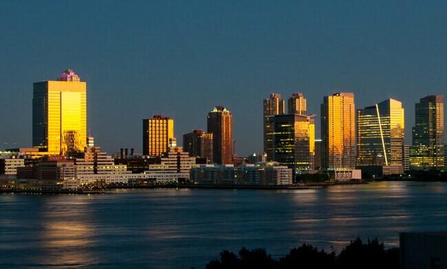 River views from both rooms - 300 Albany St