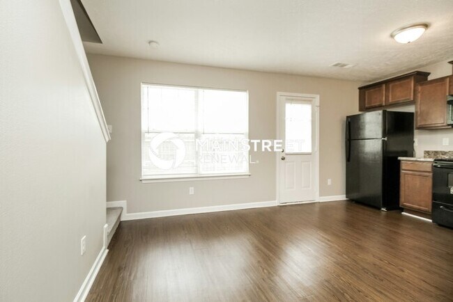 Foto del edificio - 3 Bedroom Pet-Friendly Home in La Vergne, TN with Main Street Renewal