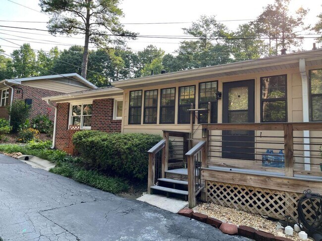 Building Photo - 2941 Caldwell Rd NE