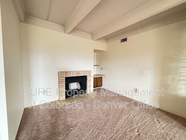 Foto del edificio - 7865 E Mississippi Ave