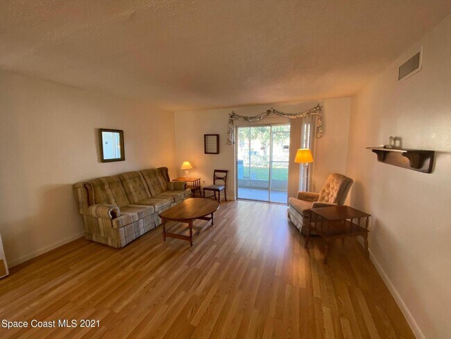 Foto del edificio - 3135 Shady Dell Ln