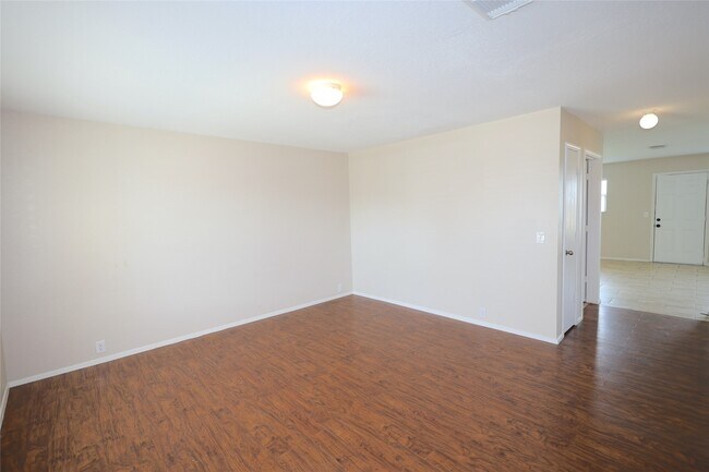 Building Photo - 3203 Becker Glen St