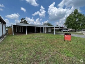 Building Photo - 417 Woodland Dr