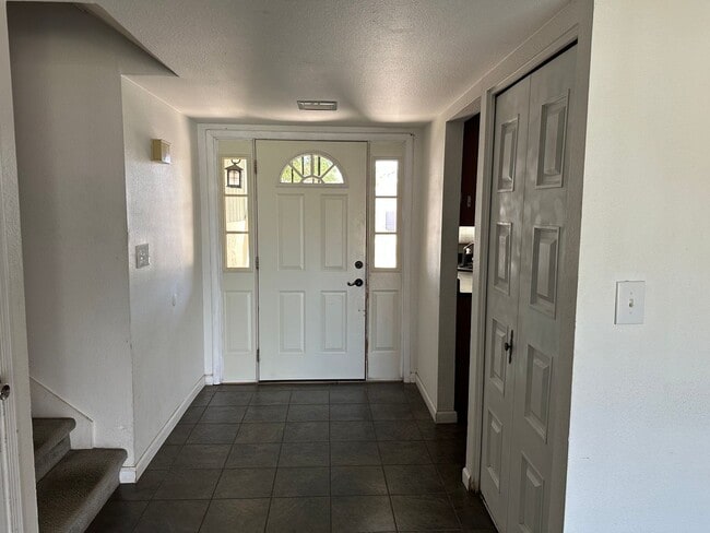 Building Photo - Coming Soon! 4 Bedroom 3.5 Bathroom in Tempe