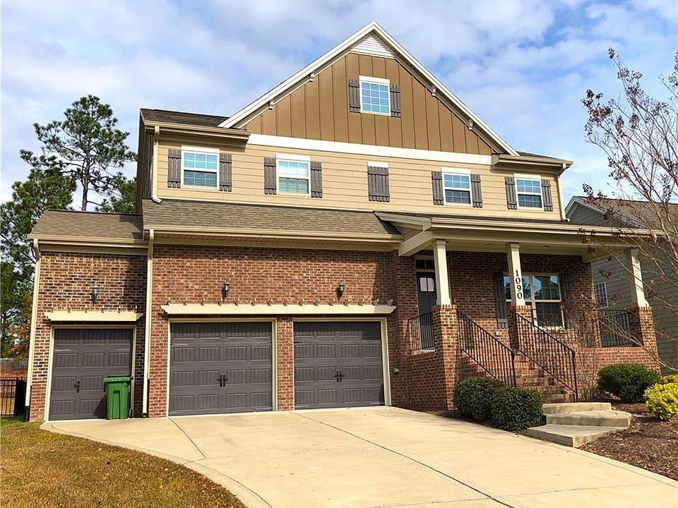 Primary Photo - Spacious well maintained Home in Spring Lake
