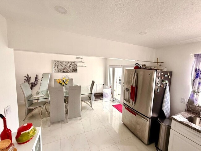 Building Photo - 13336 NW 5th Terrace