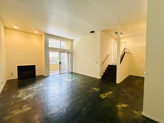 Foto del edificio - 2339 Hyperion Ave
