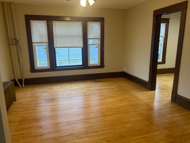 Foto del edificio - 1094 13th Ave SE