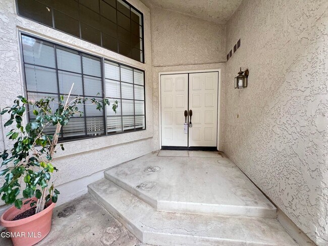 Foto del edificio - Beautifully maintained home in the desirable Camarillo Springs