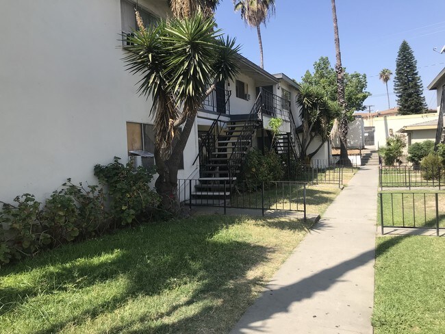 Building Photo - 10071 Carmenita Rd