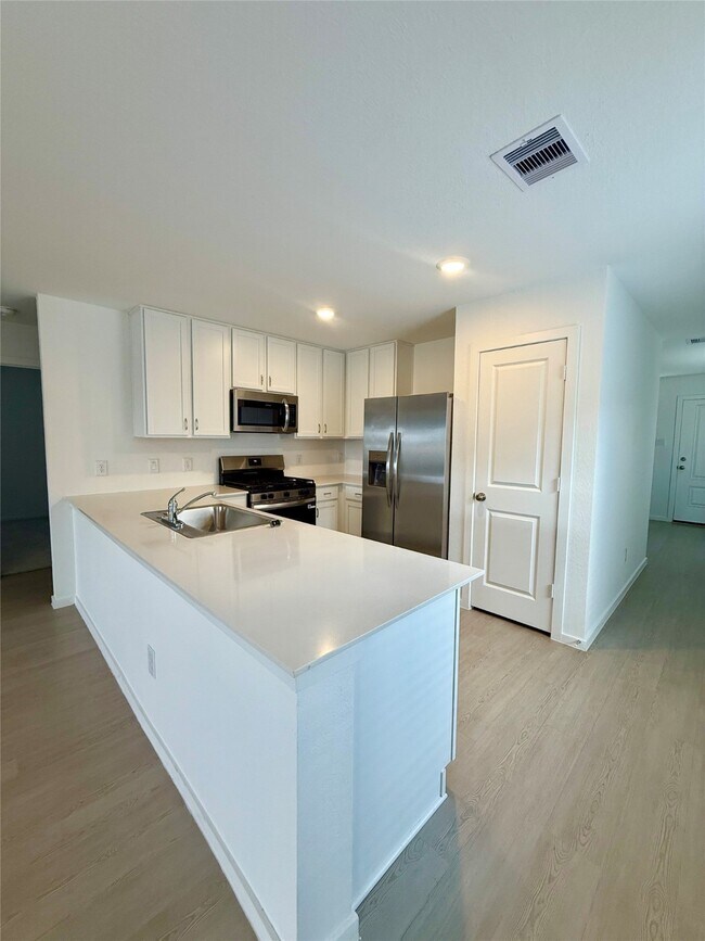 Building Photo - 28730 Texas Plns Dr