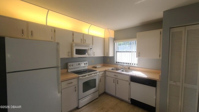 Building Photo - 428 Sandpiper Ct