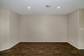 Building Photo - 8102 Rose Petals Ln