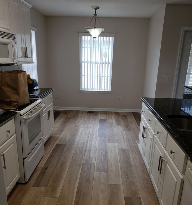 Foto del edificio - 301 Brynn Ct