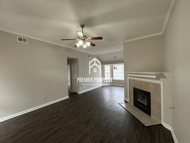 Building Photo - 6232 Ravenwood Lake Dr E