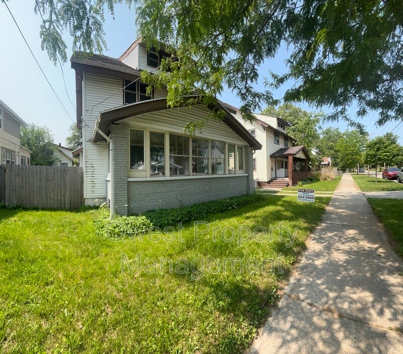 Primary Photo - 1144 Alexander St SE