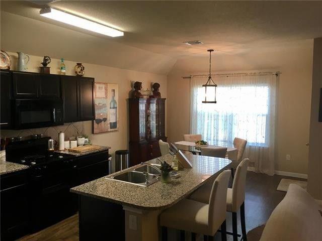 Building Photo - 172 Voss