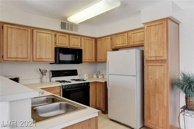 Foto del edificio - 5710 E Tropicana Ave