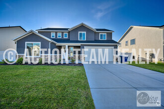 Building Photo - 1034 850 W