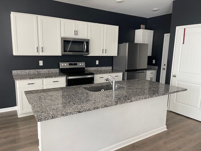 Foto del edificio - 4 Bedroom Single Family Home in Bowling Green
