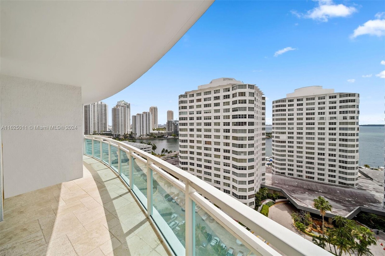 Foto principal - 950 Brickell Bay Dr