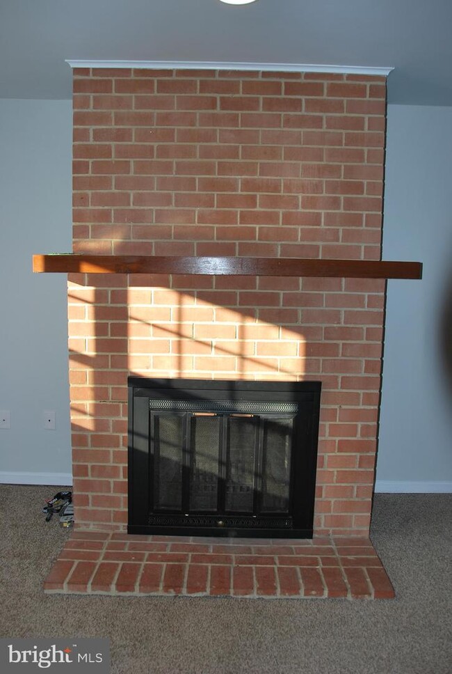 Building Photo - 623 Coates Ln