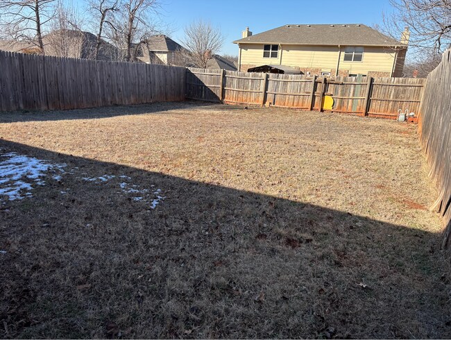 Foto del edificio - 3 bedroom 2 bath Edmond Duplex