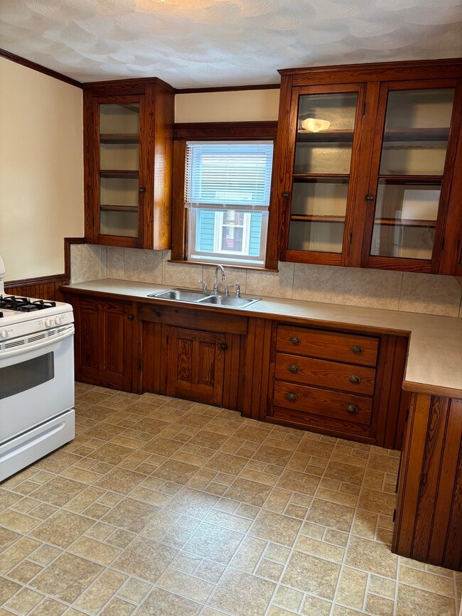 Kitchen - 23 Prospect St