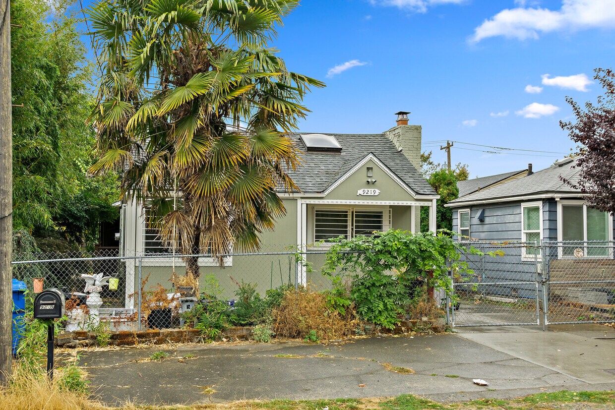 9219 38th Ave. S, Seattle, WA 98118 House Rental in Seattle, WA