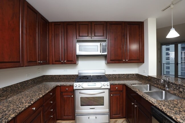 Building Photo - 420 E Waterside Dr