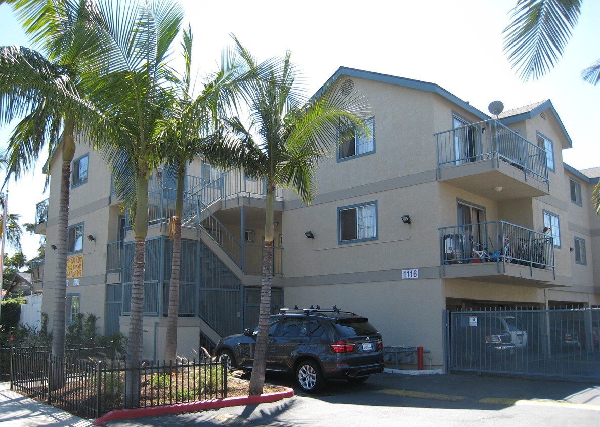 Primary Photo - Highland Apartments