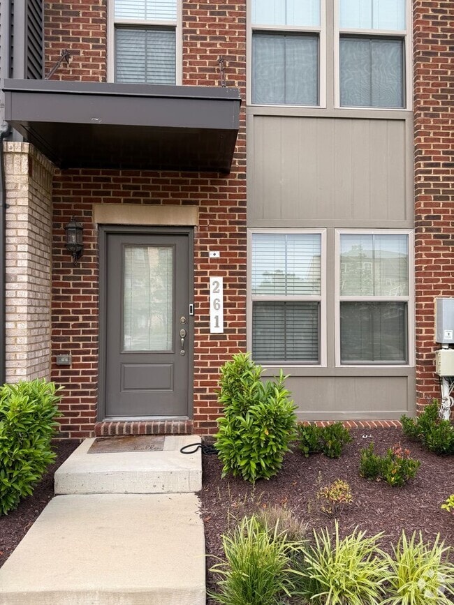 Building Photo - 261 Phoenix Dr