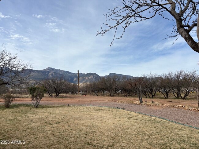 Building Photo - 5342 S San Pedro Ave