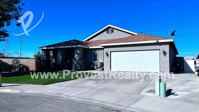 Building Photo - 5 Bed, 2 Bath Victorville Home!!!!!