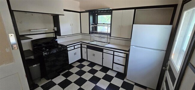 Foto del edificio - 920 E 37th St