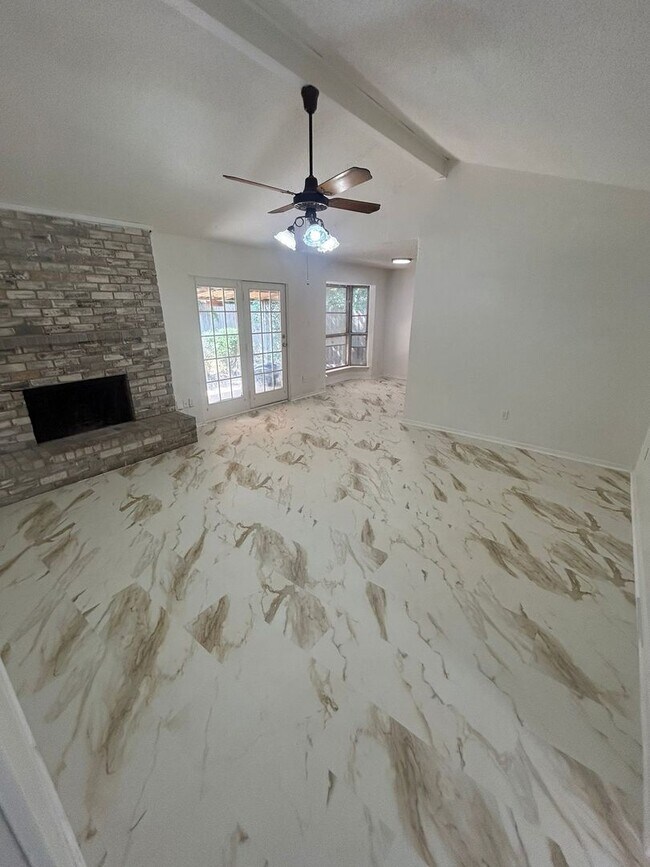 Foto del edificio - 601 Brian Dr