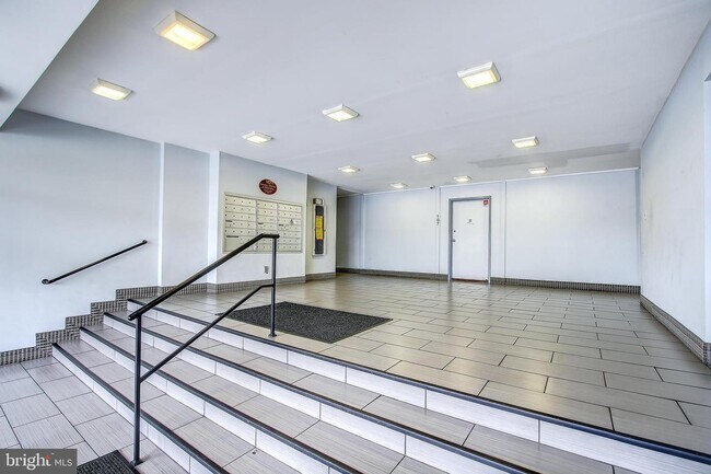Building Photo - 401 N Armistead St