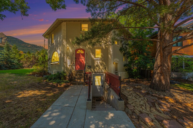 Primary Photo - 821 Lincoln Pl