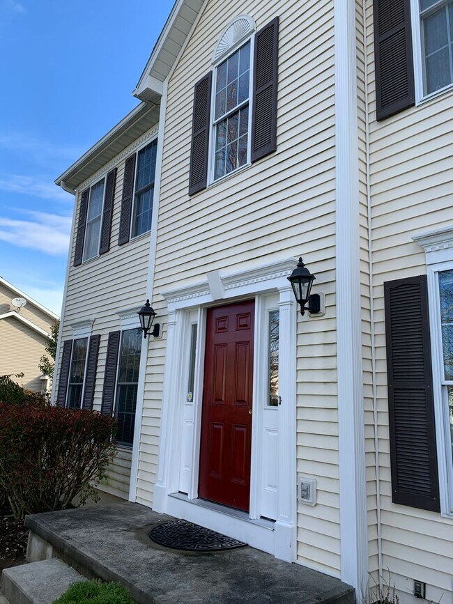 Building Photo - Beautiful Single Family For Rent NOW! Must...