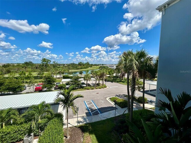 Foto del edificio - 14121 Heritage Landing Blvd