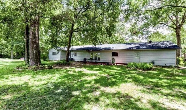 Building Photo - 2265 Shady Ln
