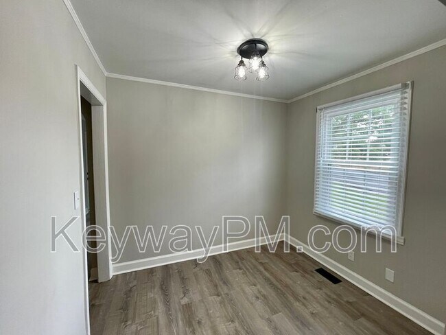 Foto del edificio - 302 Bluff Ave