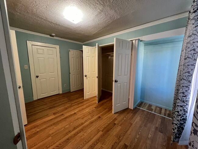 Dormitorio 2 - 1325 1/2 W 23rd St