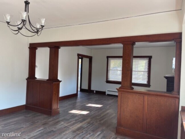 Foto del edificio - 4 br, 1 bath House - 3921 Third Ave S