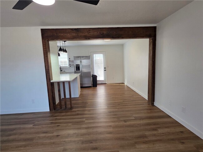 Foto del edificio - 2302 SE Jayel Terrace