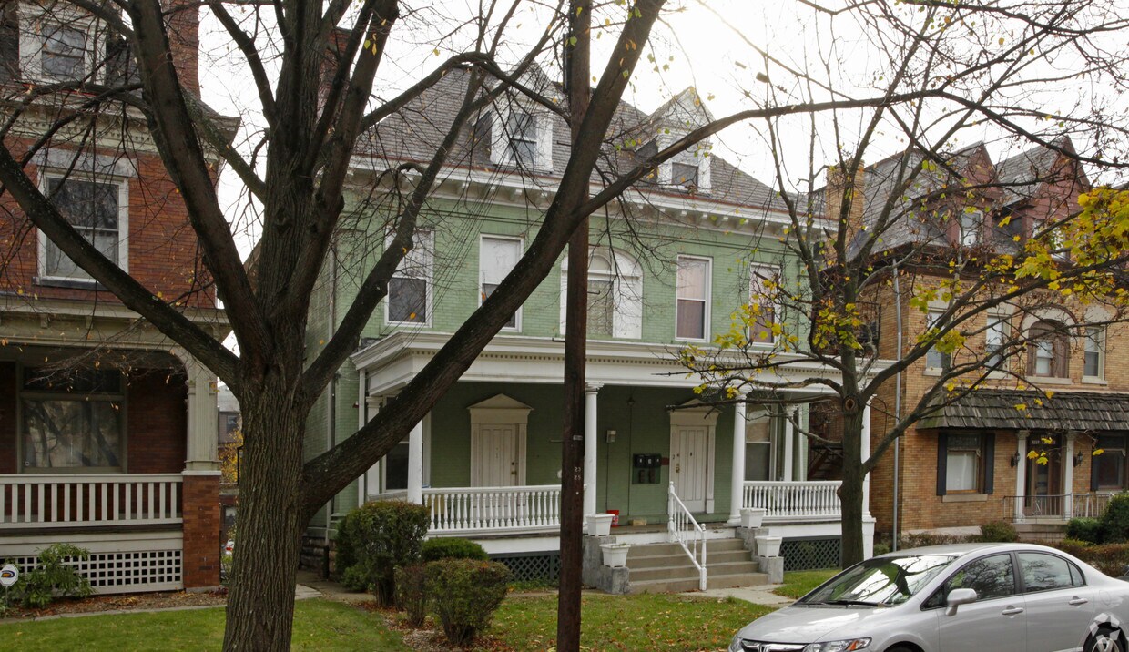 Building Photo - 219 Roup Ave