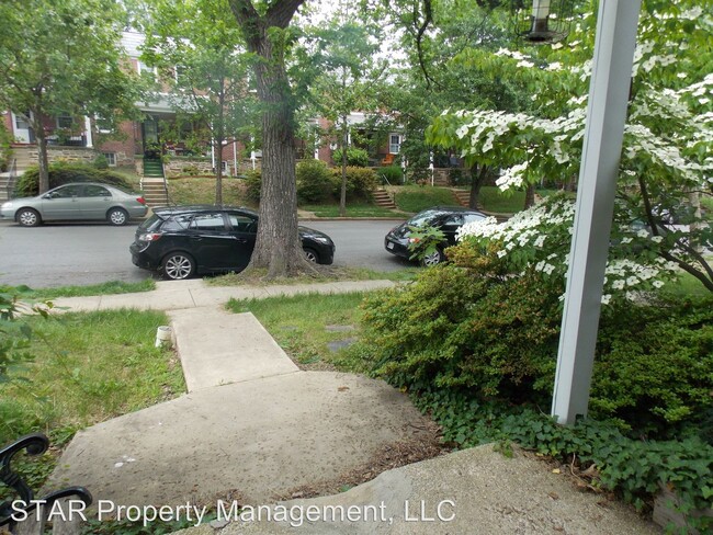 Foto del edificio - 907 Chestnut Hill Ave